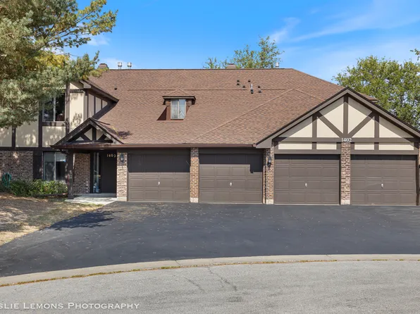 1402 Princeton Ct APT D, Wheaton, IL 60189