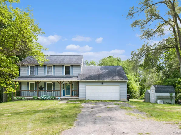 7986 Arkona Rd, Milan, MI 48160