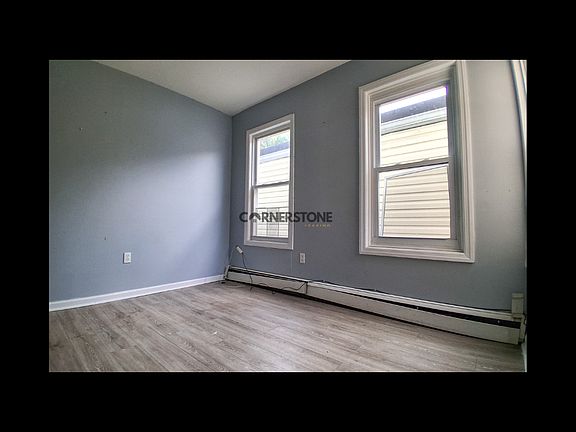 3rd image of 32 Essex St #2F