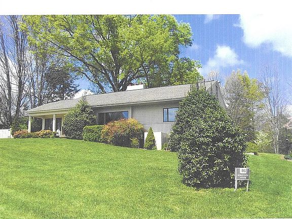 3rd image of 279 Holly Ln