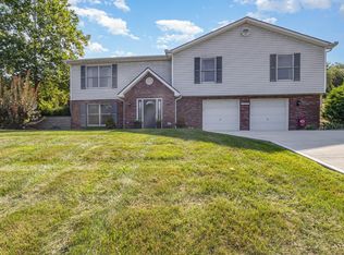 18632 Whispering Woods Dr, Lawrenceburg, IN 47025