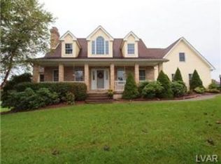 2632 Parkside Dr, Bath, PA 18014