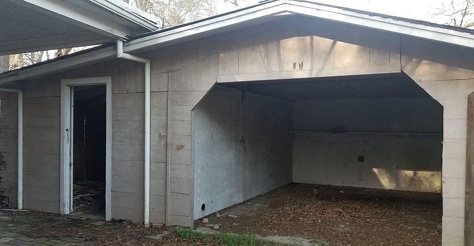 2nd image of 804 N 5th St