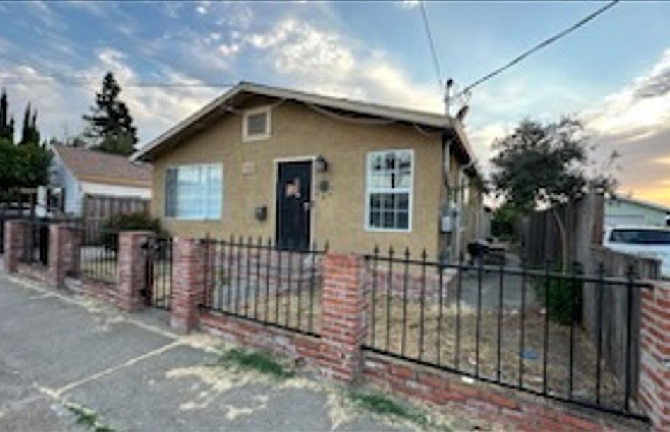 1st image of 22525 Sonoma St