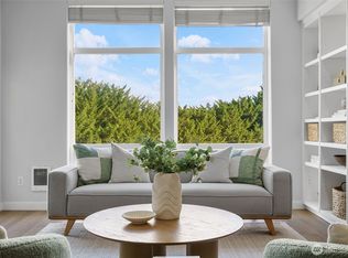 Luna Court, Seattle, WA 98126