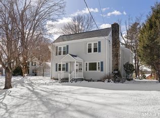 159 Ridgewood Rd, West Hartford, CT 06107