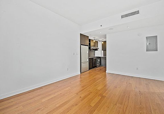 3rd image of 54 Noll St APT 213