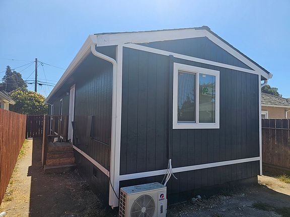 3rd image of 639 S Elmhurst Ave #0