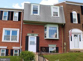 724 Robinwood Dr, Mount Airy, MD 21771