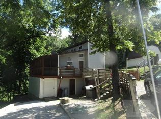 2253 2251 Franklin Dr, Brooklyn, IA 52211
