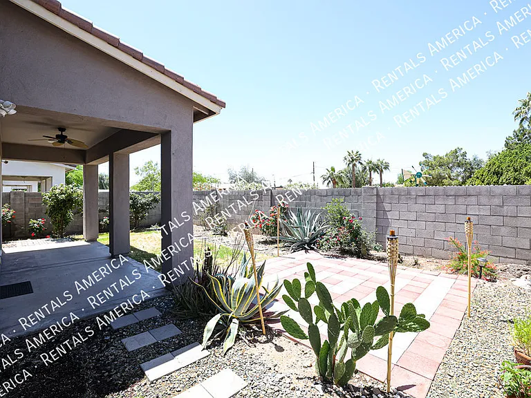 11862 N 79th Dr — Photo 32