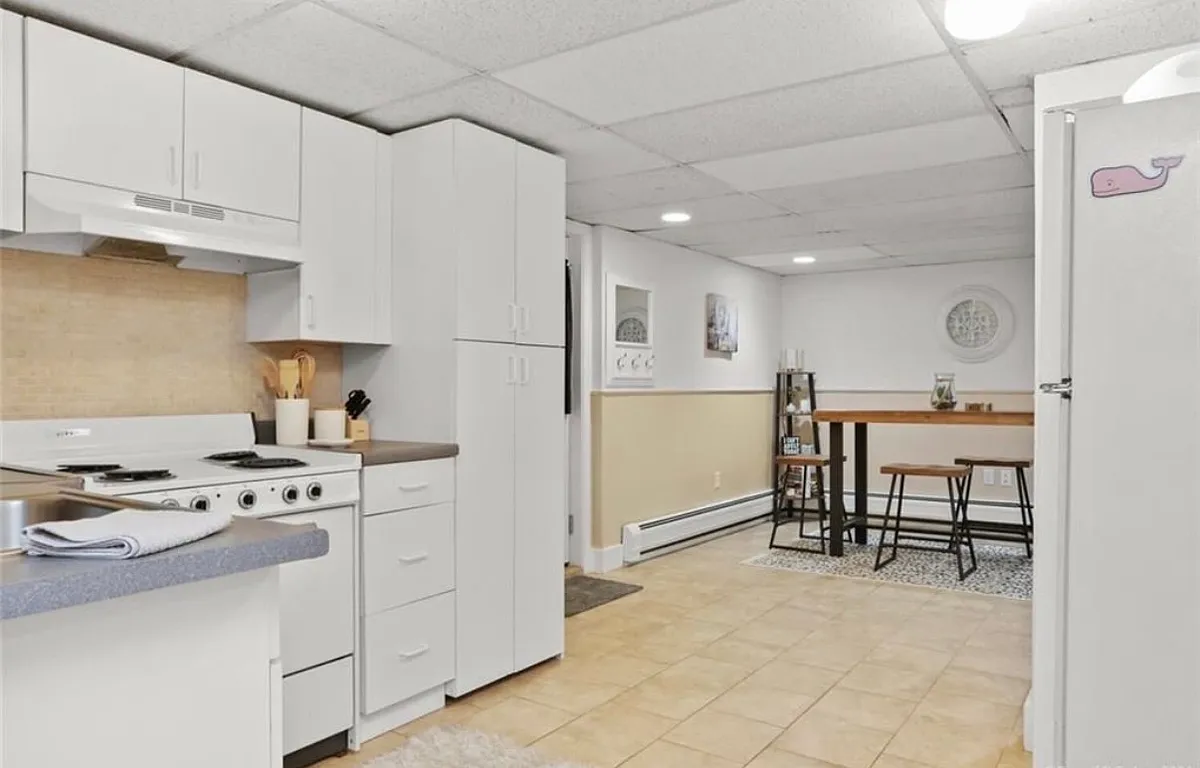Building Photo - 42 Mulberry St #B