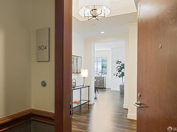 4th image of 246 2nd St APT 1504