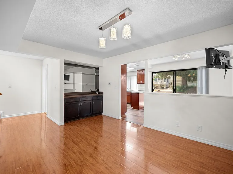 7100 Balboa Blvd #803 — Photo 11