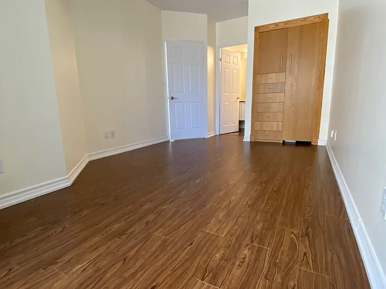 55 Bloor St E #1207 — Photo 3