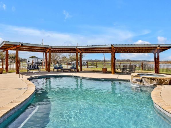 7355 Fm 713, Dale, TX 78616