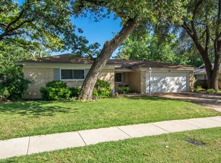 516 E Redbud Dr, Hurst, TX 76053