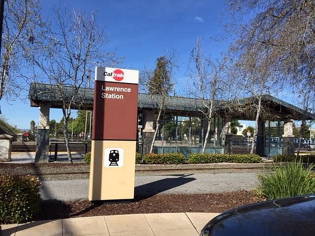 Cal Train Station 1/2 block away