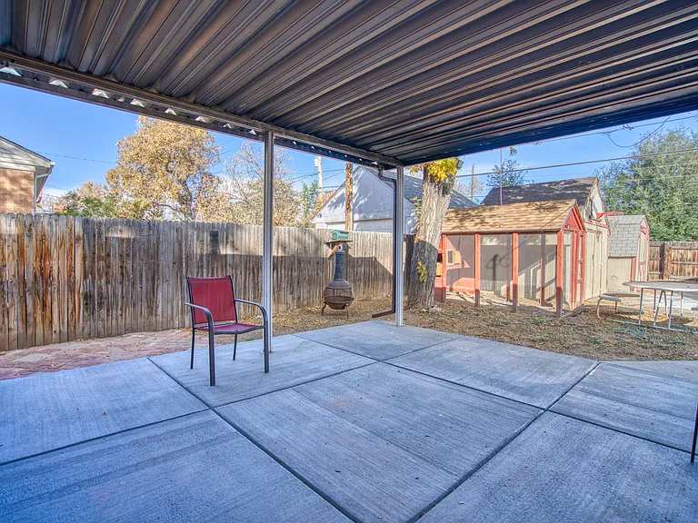 1067 E 111th Pl — Photo 3