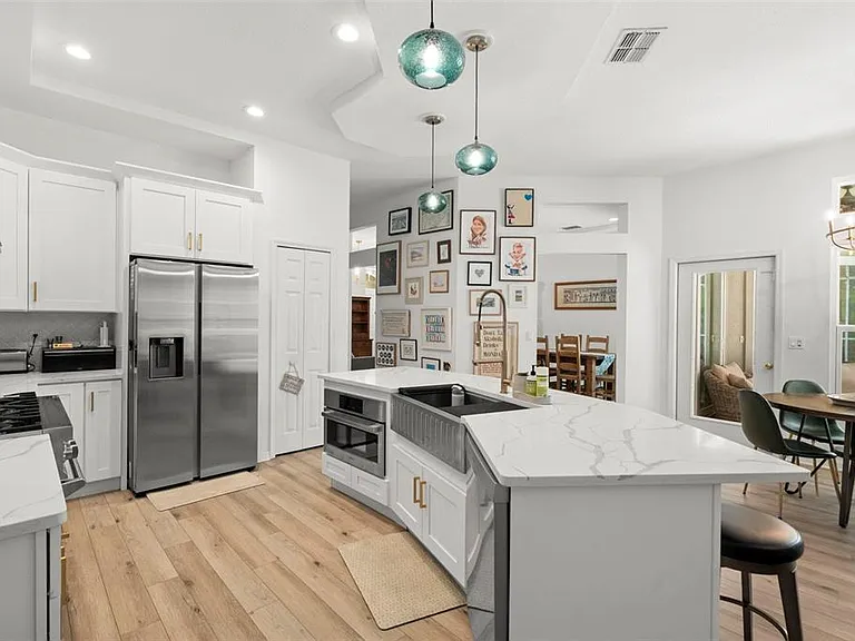 10516 Rochester Way — Photo 14