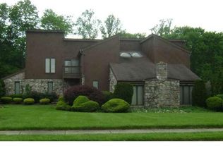 550 Long Ln, Huntingdon Valley, PA 19006