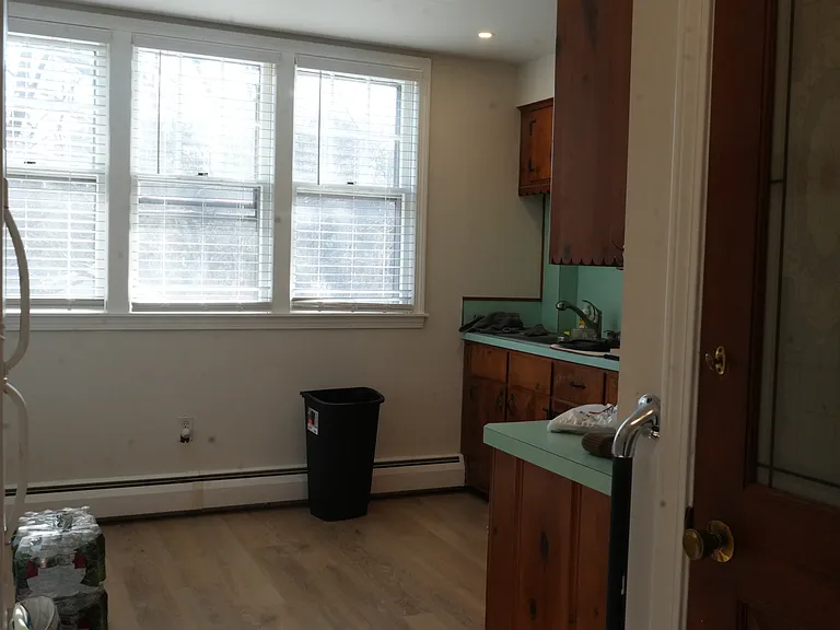 98 Main St #4 — Photo 2