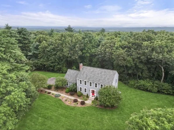 24 Longwood Dr, Hopkinton, MA 01748