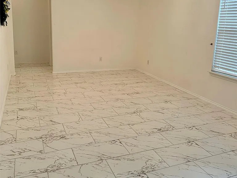 521 Paladen Pl — Photo 7