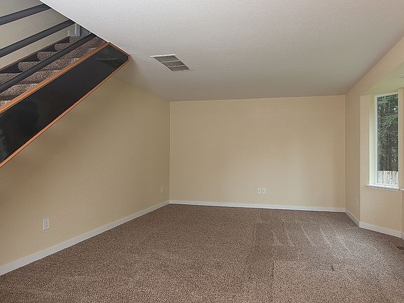 4th image of 14106 Meadowlark Dr NW