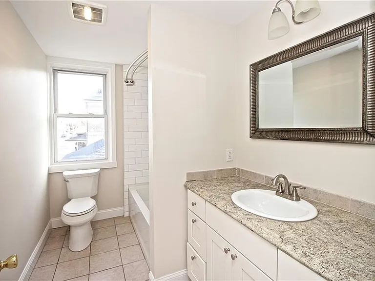 668 Thames St #2 — Photo 23