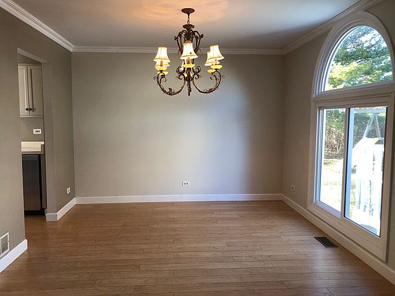 5th image of 1588 Acorn Ct