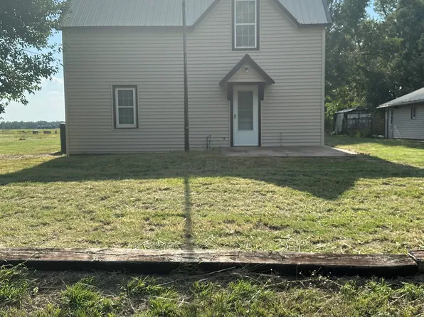 503 Lincoln Ave, Saint John, KS 67576