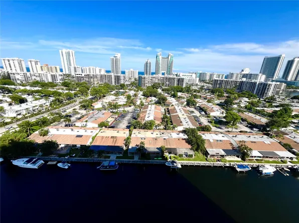 2500 Parkview Dr, Hallandale, FL