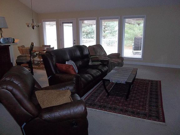 2nd image of 2609 Villa Ct