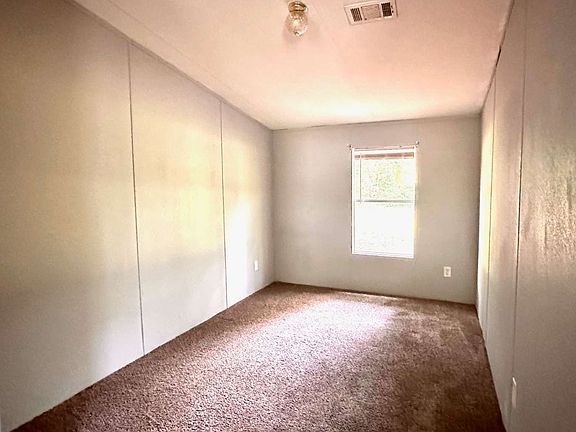 5th image of 518 SE Sharon Ln