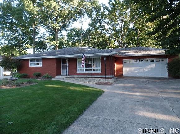 1st image of 30 Black Oak Dr