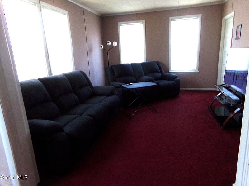 3rd image of 226 E Fulton Street