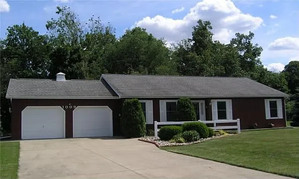 1009 Azaleamum Dr photo 1