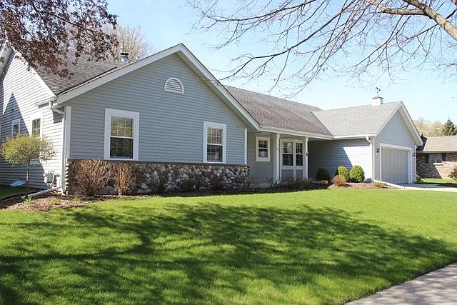 1st image of 1919 Hollow Cir