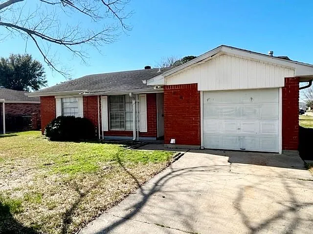 Building Photo - 441 Butler Dr