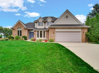 2957 Woodbine Dr, Valparaiso, IN 46383