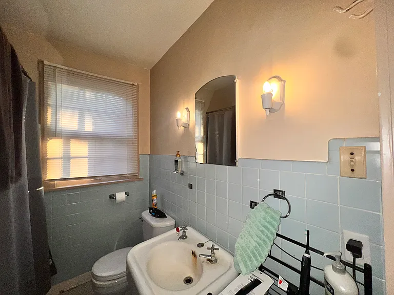 1319 S Fremont Ave — Photo 12
