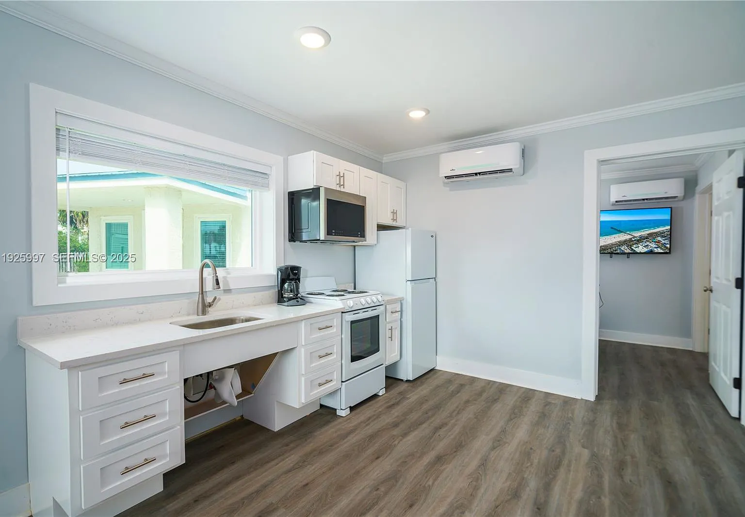 1 bed, 1.0 bath, 385 sqft, $1,625 — Photo 3