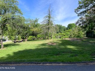 2051 Mountain View Ave, Kingsport, TN 37664