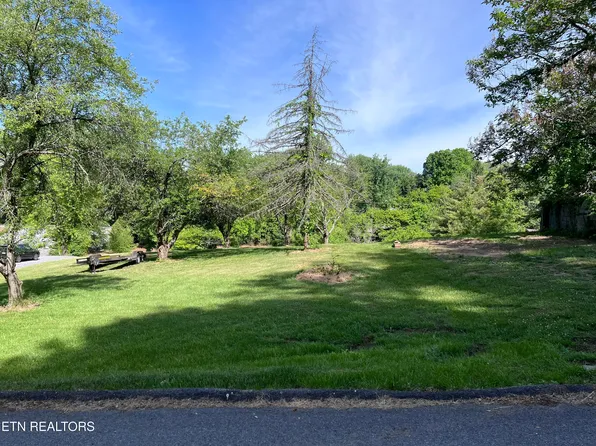 2051 Mountain View Ave, Kingsport, TN 37664