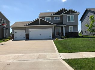 1256 90th St, West Des Moines, IA 50266