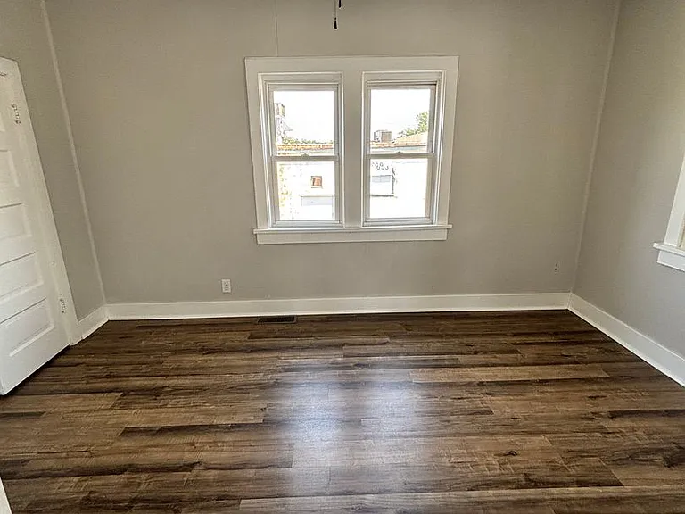 216 S Moore Ave — Photo 15