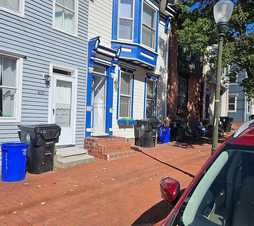 1st image of 412 Boas St