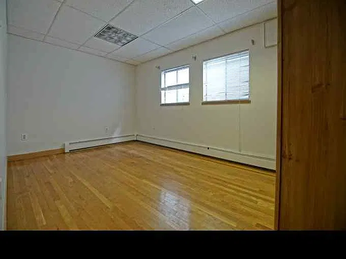 3 bed, $3,000 — Photo 4