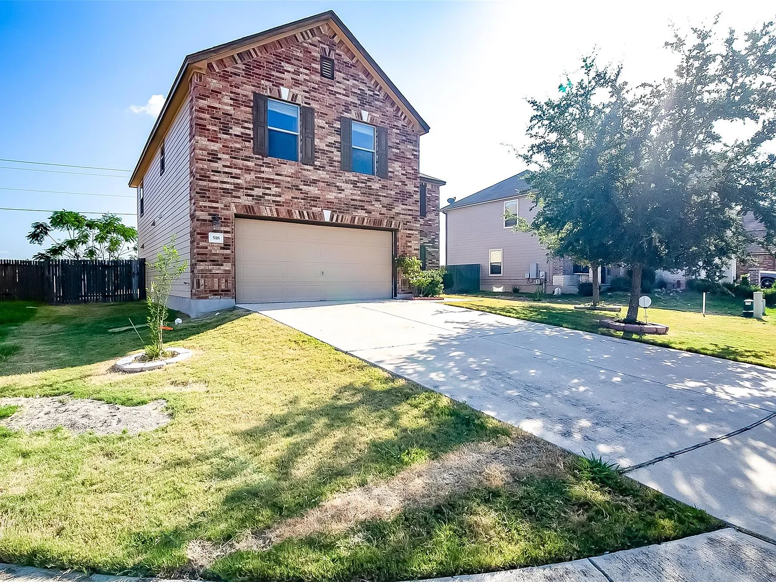 4 bed, 2.5 bath, 2553 sqft, $2,250 — Photo 2